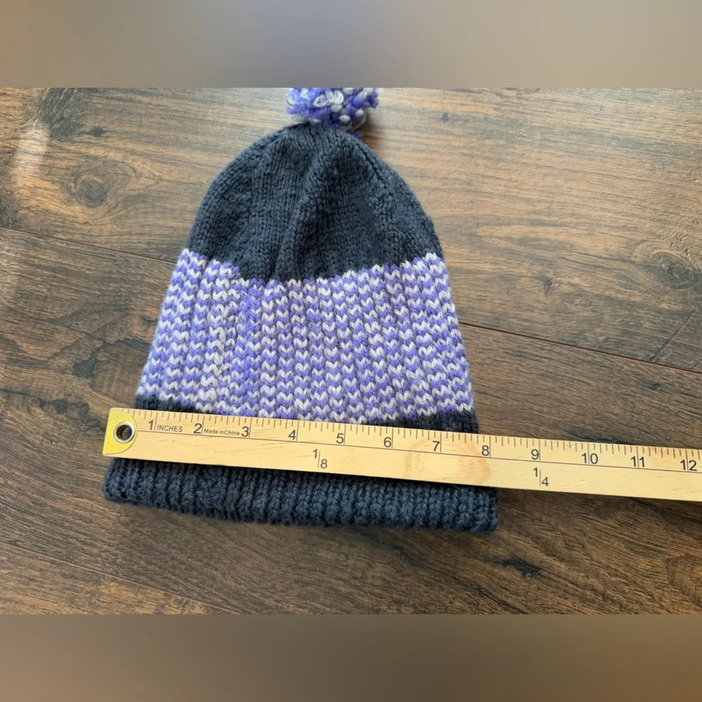 Vintage Australian Woolshed Hand Knit Pure Wool Pom Pom Hat